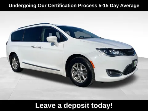 White 2020 Chrysler Pacifica Touring L for sale in Berlin, NJ