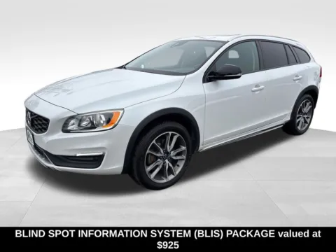 More photos of 2018 Volvo V60 Cross Country T5 at Bridge Auto Group, NJ