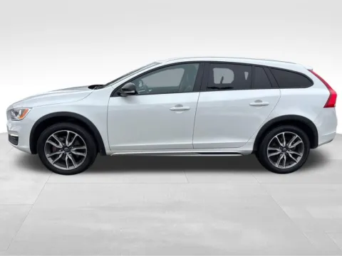 More photos of 2018 Volvo V60 Cross Country T5 at Bridge Auto Group, NJ