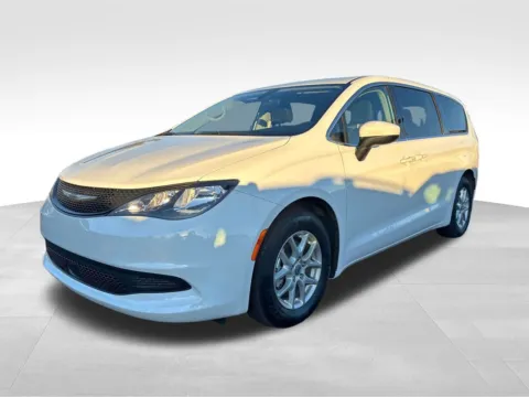 More photos of 2022 Chrysler Voyager LX at Bridge Auto Group, NJ