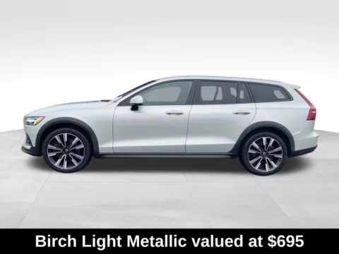More photos of 2021 Volvo V60 Cross Country T5 at Bridge Auto Group, NJ
