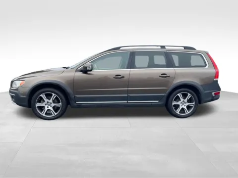 More photos of 2015 Volvo XC70 T6 Premier Plus at Bridge Auto Group, NJ