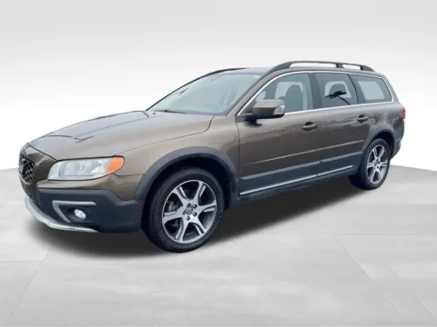 More photos of 2015 Volvo XC70 T6 Premier Plus at Bridge Auto Group, NJ