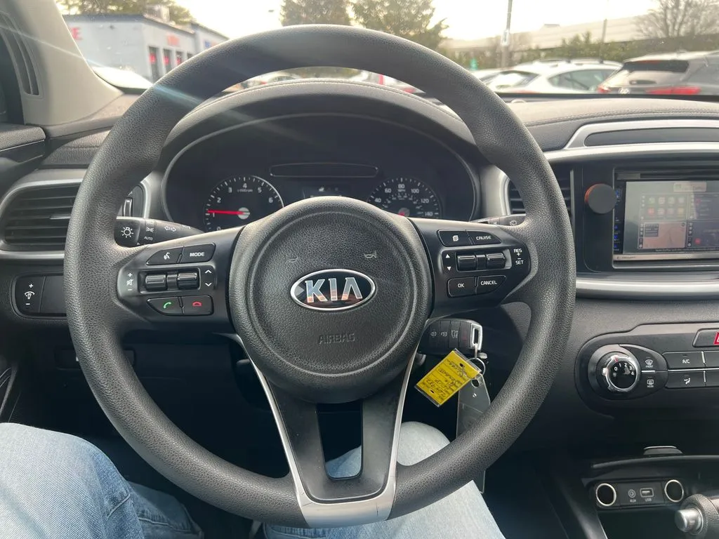 2017 Kia Sorento LX - Photo 18