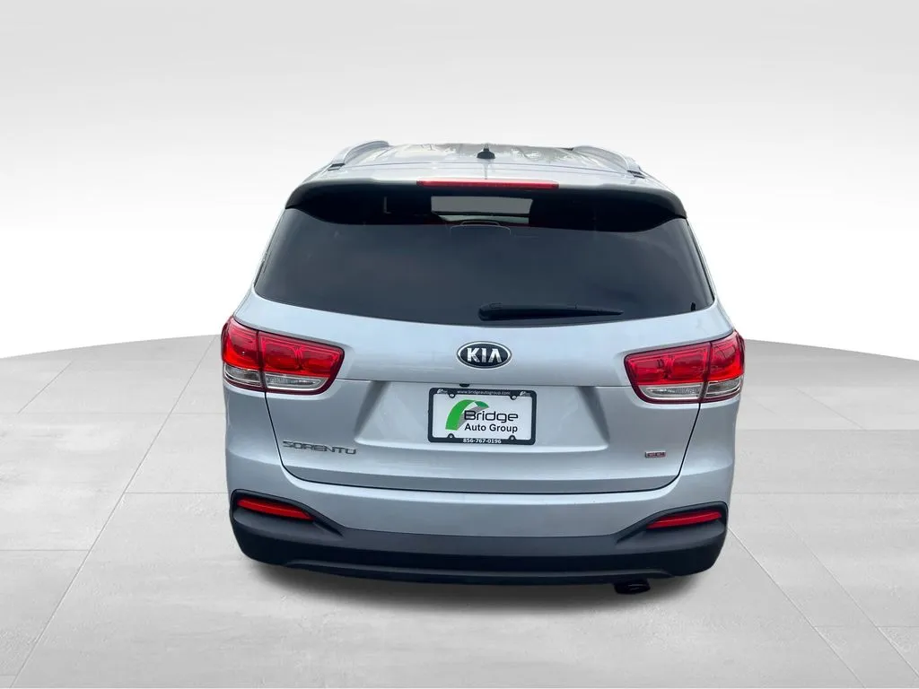 2017 Kia Sorento LX - Photo 7