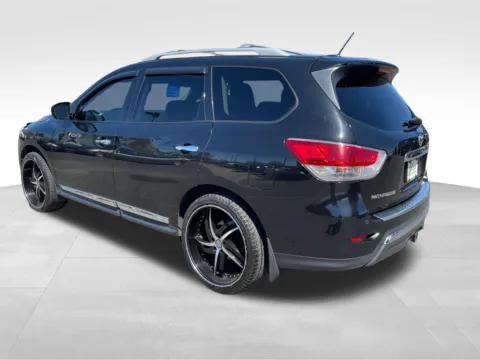 More photos of 2015 Nissan Pathfinder Platinum at Bridge Auto Group, NJ