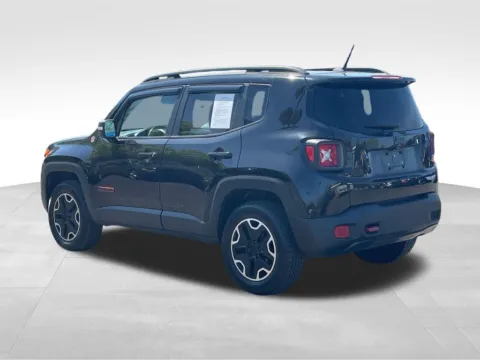 More photos of 2016 Jeep Renegade Trailhawk at Bridge Auto Group, NJ