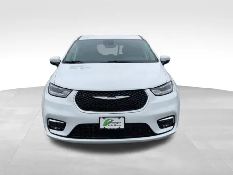 Photos of 2023 Chrysler Pacifica Touring L for sale in Berlin, NJ at Bridge Auto Group