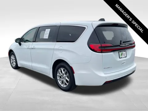 More photos of 2023 Chrysler Pacifica Touring L at Bridge Auto Group, NJ