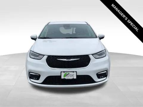 Photos of 2023 Chrysler Pacifica Touring L for sale in Berlin, NJ at Bridge Auto Group