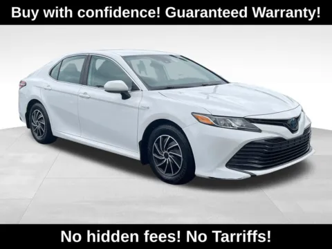 White 2020 Toyota Camry Hybrid LE for sale in Berlin, NJ