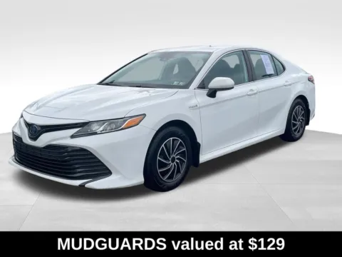 More photos of 2020 Toyota Camry Hybrid LE at Bridge Auto Group, NJ
