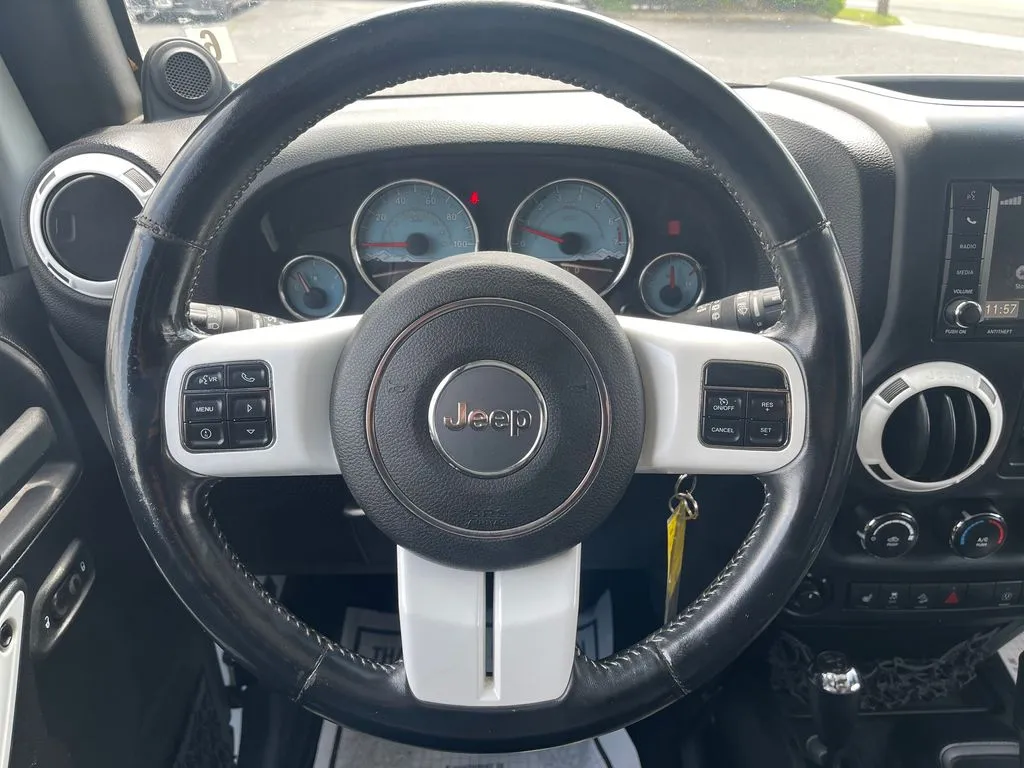 2014 Jeep Wrangler Unlimited Sahara - Photo 22