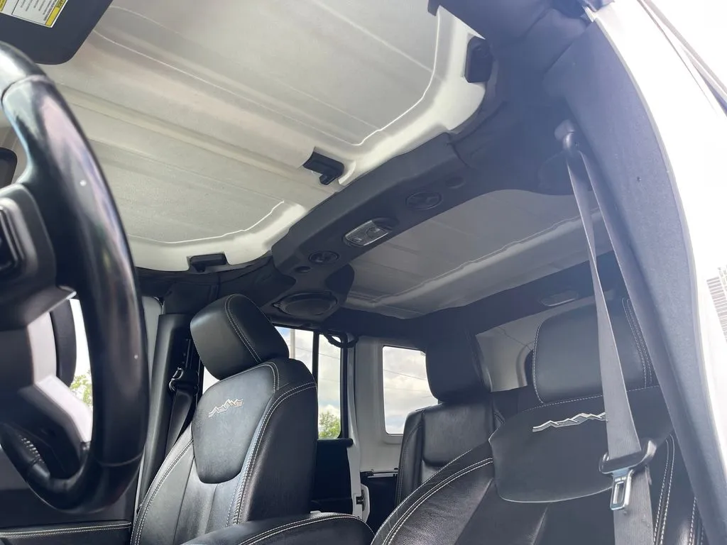 2014 Jeep Wrangler Unlimited Sahara - Photo 14