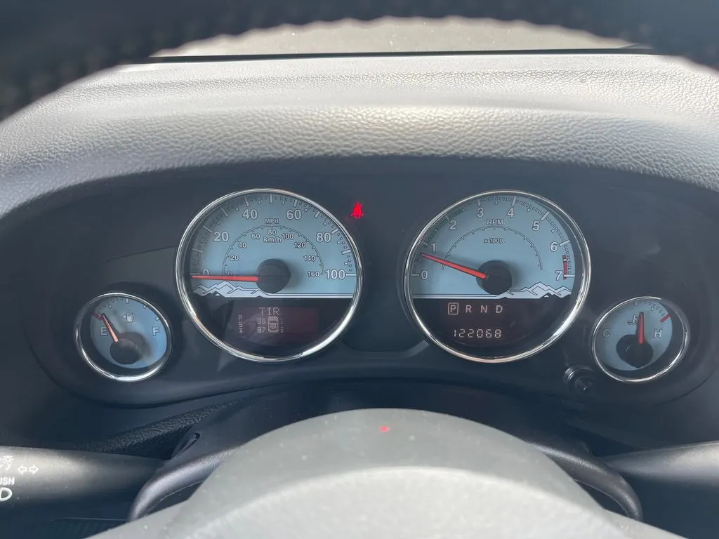 2014 Jeep Wrangler Unlimited Sahara - Photo 23