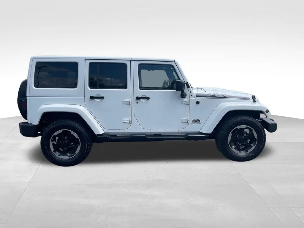 2014 Jeep Wrangler Unlimited Sahara - Photo 9
