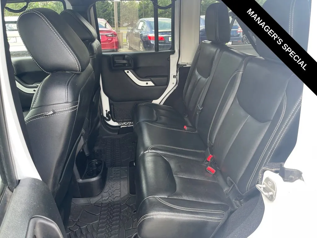 2014 Jeep Wrangler Unlimited Sahara - Photo 17