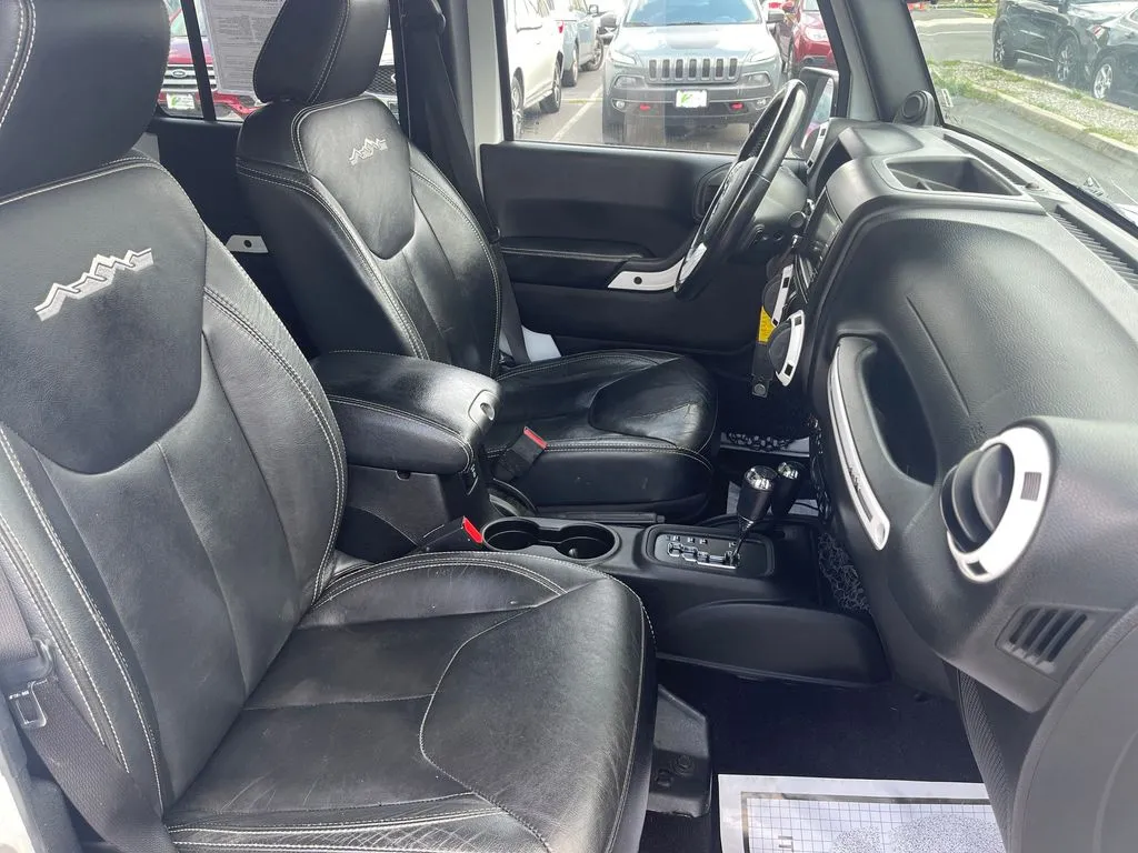 2014 Jeep Wrangler Unlimited Sahara - Photo 34