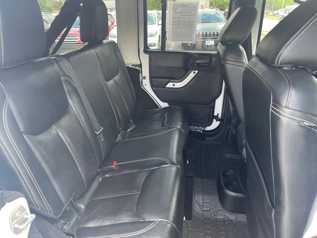 2014 Jeep Wrangler Unlimited Sahara - Photo 33