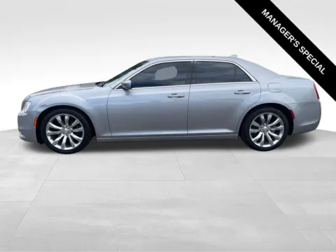 More photos of 2017 Chrysler 300 Limited at Bridge Auto Group, NJ