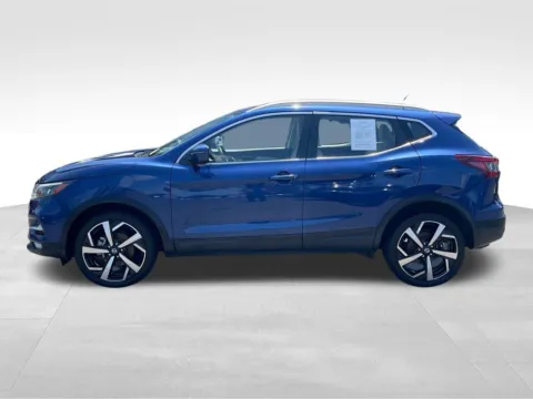 More photos of 2022 Nissan Rogue Sport SL at Bridge Auto Group, NJ
