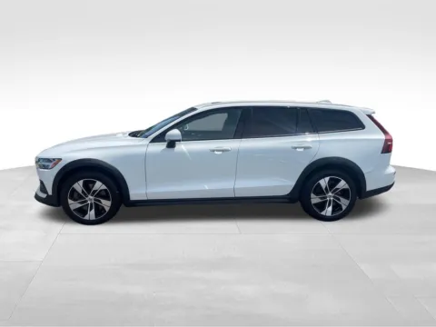 More photos of 2020 Volvo V60 Cross Country T5 at Bridge Auto Group, NJ