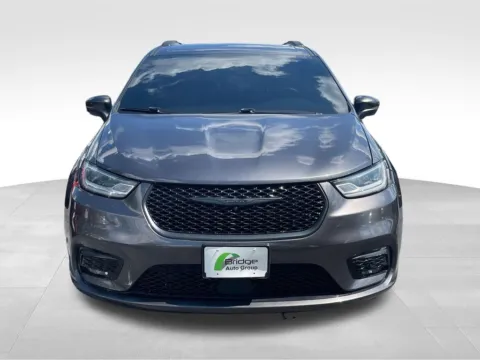 Photos of 2022 Chrysler Pacifica Limited for sale in Berlin, NJ at Bridge Auto Group