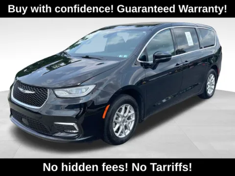 Black 2024 Chrysler Pacifica Touring for sale in Berlin, NJ