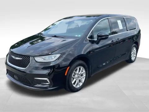 More photos of 2024 Chrysler Pacifica Touring at Bridge Auto Group, NJ