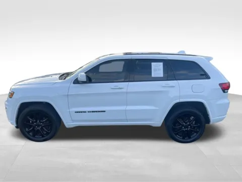 More photos of 2019 Jeep Grand Cherokee Altitude at Bridge Auto Group, NJ