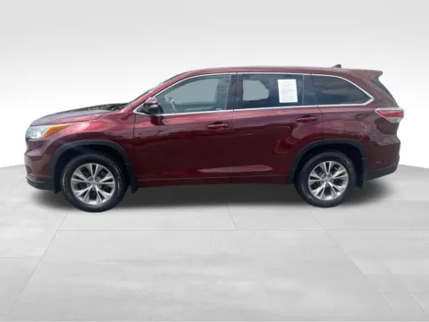 More photos of 2015 Toyota Highlander LE Plus V6 at Bridge Auto Group, NJ