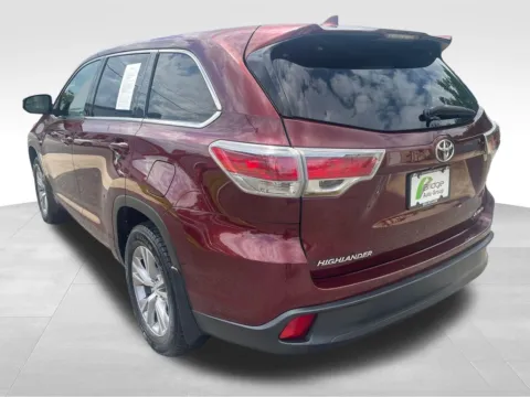More photos of 2015 Toyota Highlander LE Plus V6 at Bridge Auto Group, NJ