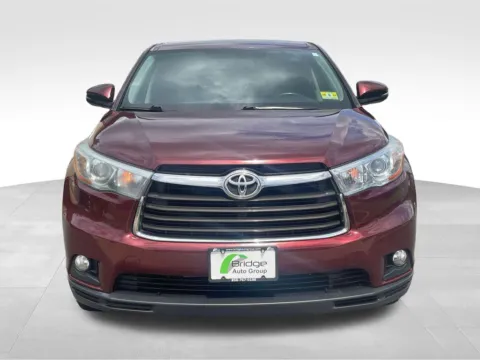 Photos of 2015 Toyota Highlander LE Plus V6 for sale in Berlin, NJ at Bridge Auto Group
