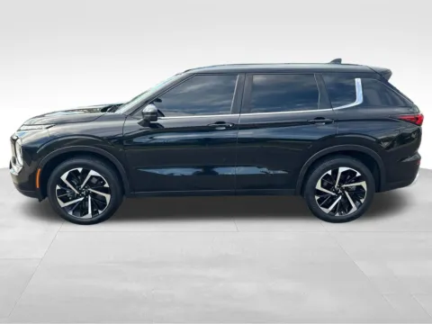 More photos of 2022 Mitsubishi Outlander Black Edition at Bridge Auto Group, NJ