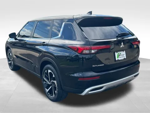 More photos of 2022 Mitsubishi Outlander Black Edition at Bridge Auto Group, NJ