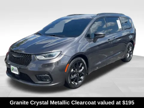 More photos of 2022 Chrysler Pacifica Limited at Bridge Auto Group, NJ