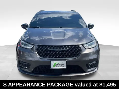 Photos of 2022 Chrysler Pacifica Limited for sale in Berlin, NJ at Bridge Auto Group
