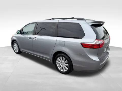 More photos of 2017 Toyota Sienna XLE Premium at Bridge Auto Group, NJ