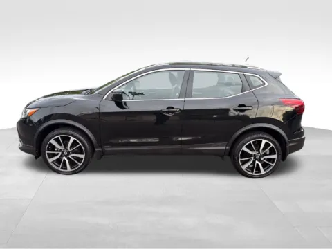 More photos of 2018 Nissan Rogue Sport SL at Bridge Auto Group, NJ