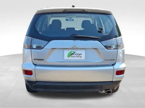 More photos of 2010 Mitsubishi Outlander ES at Bridge Auto Group, NJ