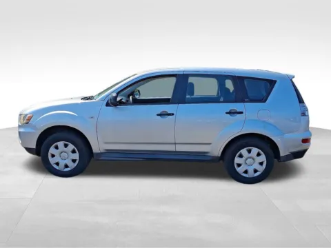 More photos of 2010 Mitsubishi Outlander ES at Bridge Auto Group, NJ