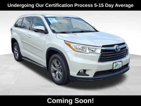 White 2014 Toyota Highlander XLE V6 for sale in Berlin, NJ