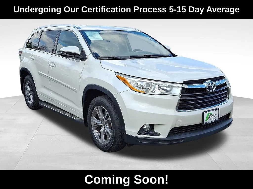 White 2014 Toyota Highlander XLE V6 for sale in Berlin, NJ