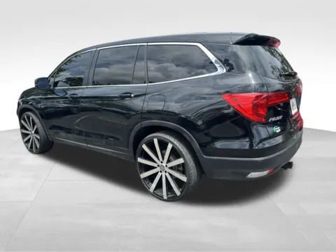 More photos of 2018 Honda Pilot EX-L at Bridge Auto Group, NJ