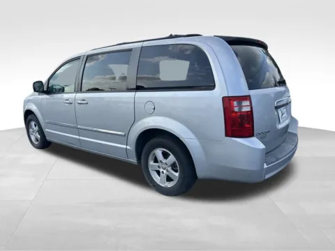 More photos of 2009 Dodge Grand Caravan SXT at Bridge Auto Group, NJ