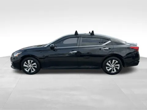 More photos of 2019 Nissan Altima 2.5 S at Bridge Auto Group, NJ