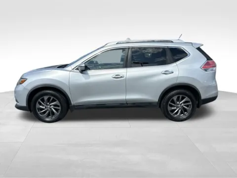 More photos of 2016 Nissan Rogue SL at Bridge Auto Group, NJ