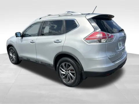 More photos of 2016 Nissan Rogue SL at Bridge Auto Group, NJ