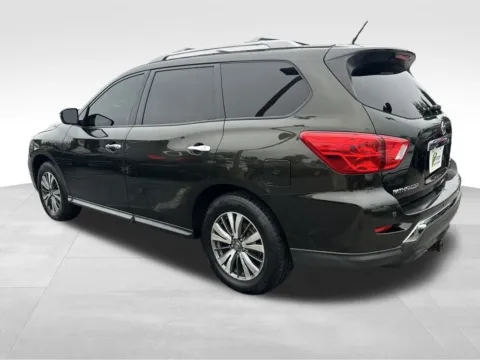 More photos of 2017 Nissan Pathfinder SV at Bridge Auto Group, NJ
