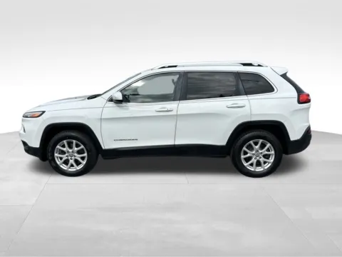 More photos of 2015 Jeep Cherokee Latitude at Bridge Auto Group, NJ